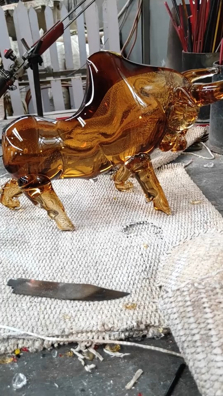 纯手工制作琉璃,拉个牛尾巴