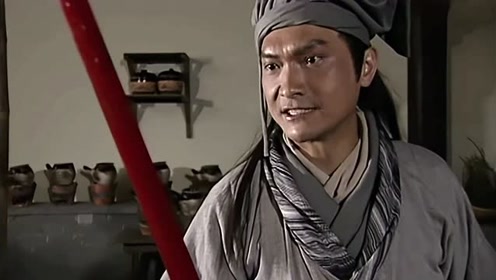 搜神传:为了逼干将剑魂出来,宴喜用绝世宝剑刮腿毛