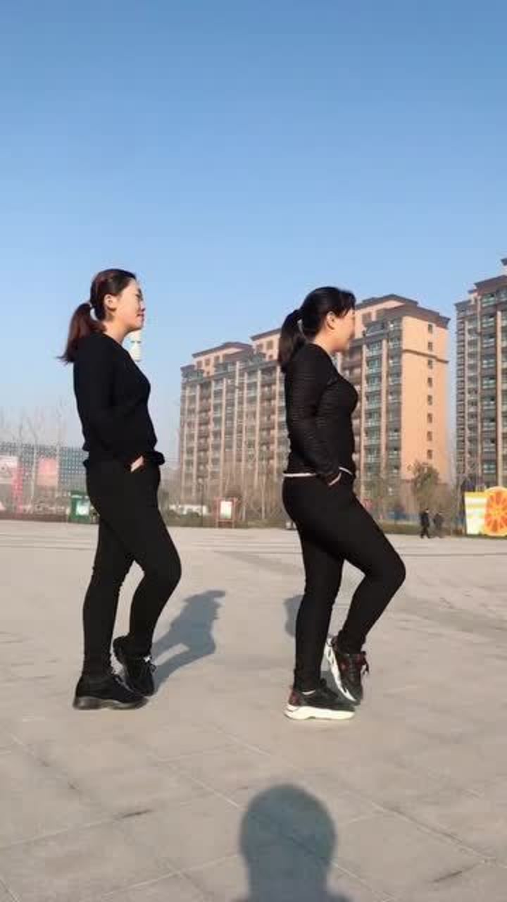 广场舞玩腻12步,好看好学,内附教学