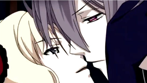 魔鬼恋人:小森唯换了衣服后,变得太火辣了,抱着吸血鬼主动索吻