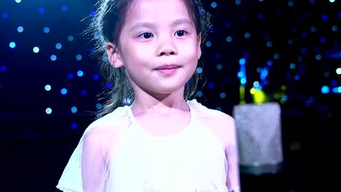 五岁女孩吴铱晗翻唱老歌《梦驼铃》心萌化了