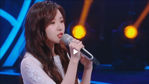 "楼道王菲"深情演唱秋意浓!