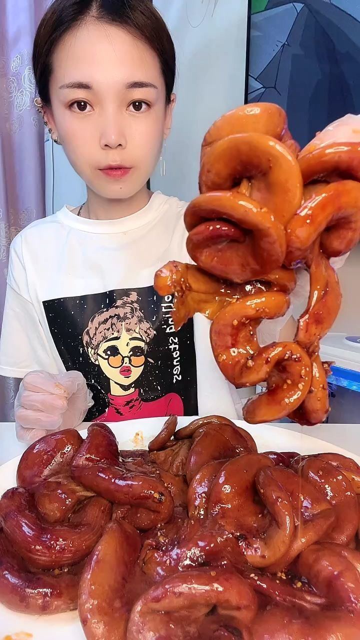 今天吃自己卤的大花肠,好吃又软糯有嚼劲!