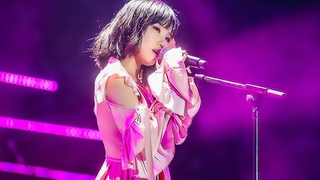 黄龄眼神太魅惑人心一曲痒一开口就酥了唱醉人心太美