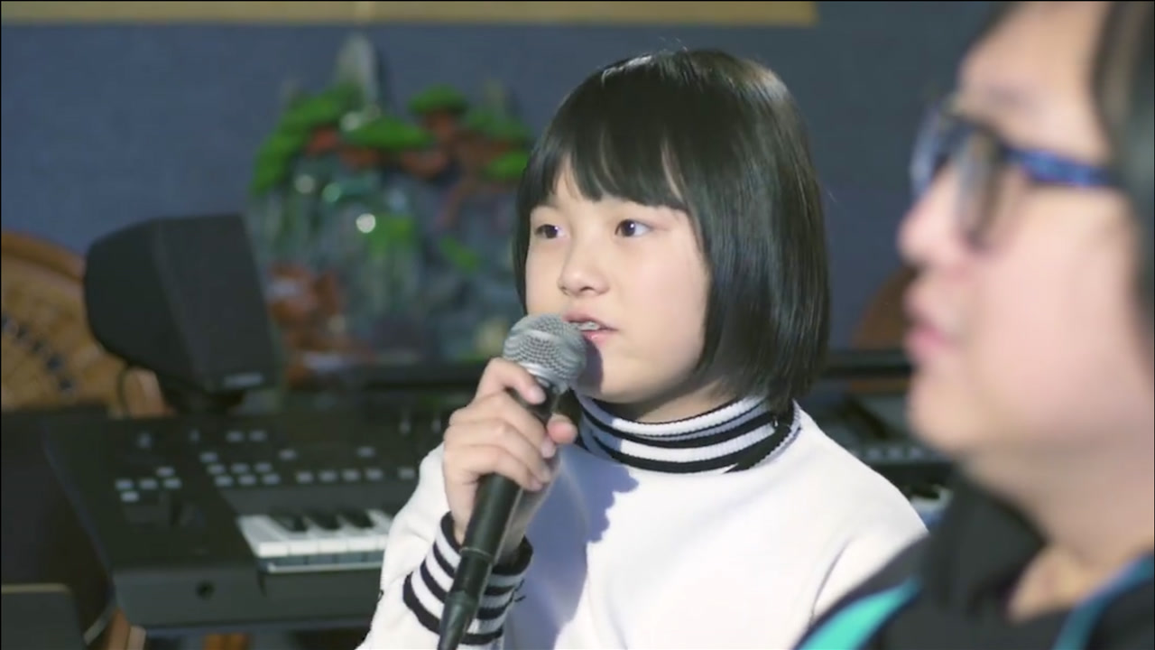 周深都没想到,自己这首成名曲《大鱼》,竟被一12岁女孩轻松驾驭