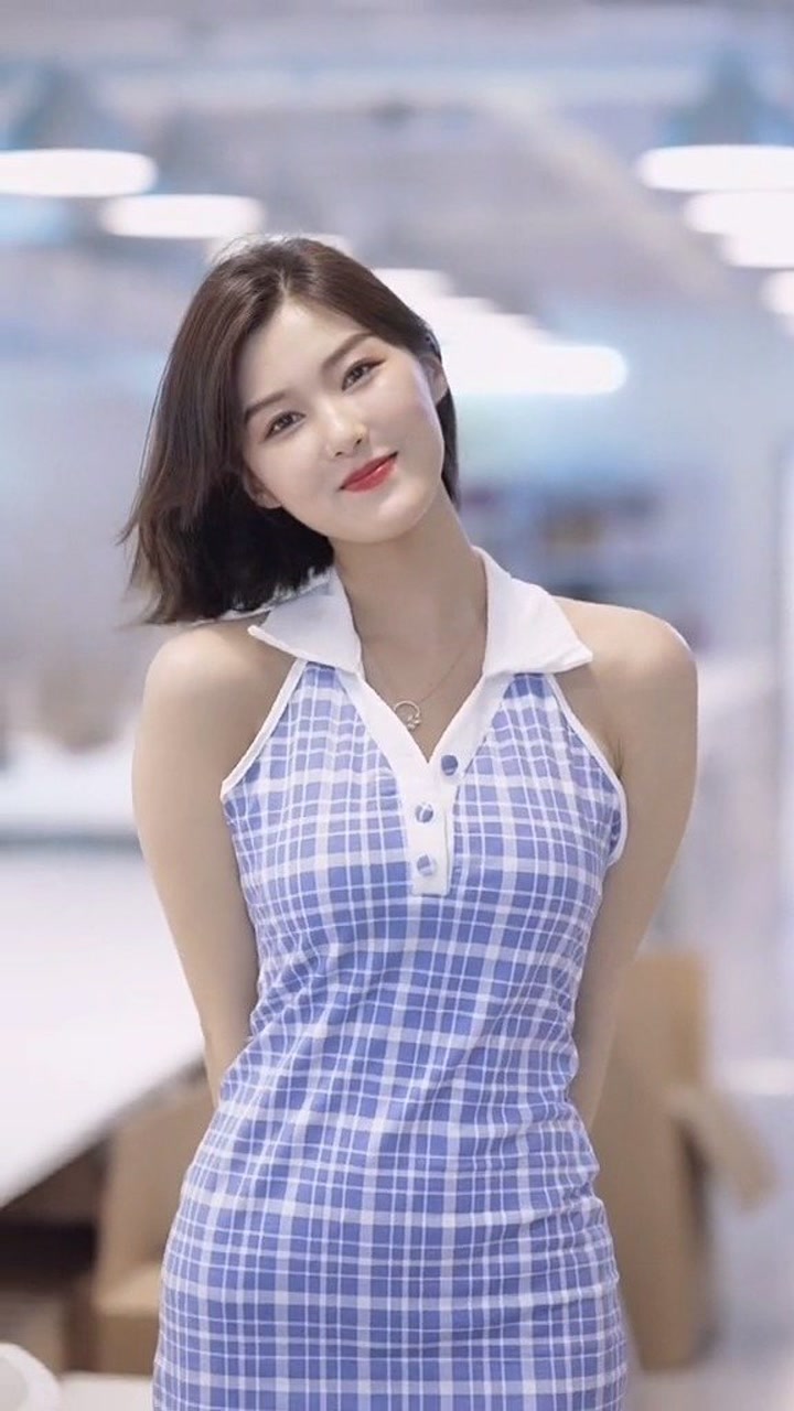 你愿意选40岁的美女做老婆,还是愿意选择20岁的普通女孩做老婆