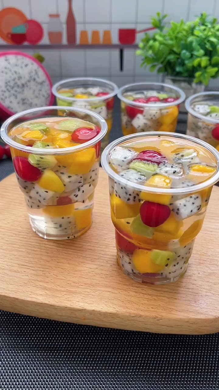 孩子不爱吃水果,试试这个水果果冻杯,孩子爱吃,还能补充水果的营养