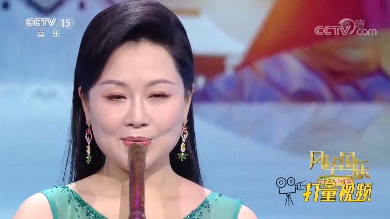 笛萧表演!陈悦演奏《伊犁的雪》,让人心旷神怡