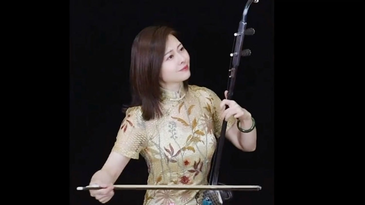 二胡佳音演奏南湖红船