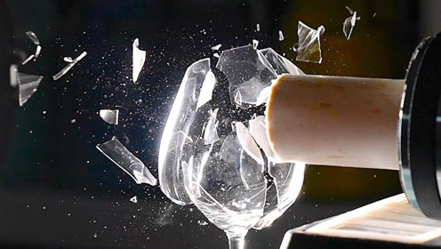 如何用自己的声音,震碎玻璃杯?看完长知识了