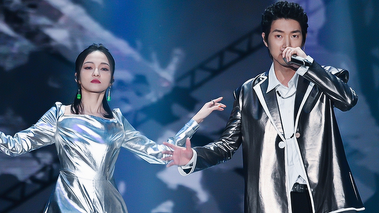 张韶涵王晰即兴合唱西班牙语歌曲 开口功力不凡