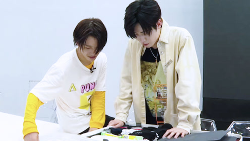 任豪给伯远带一大箱礼物