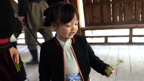 发射大鸽大先抱抱了#长歌行花絮#花絮:送花小天使媛娘子俘获罗十八