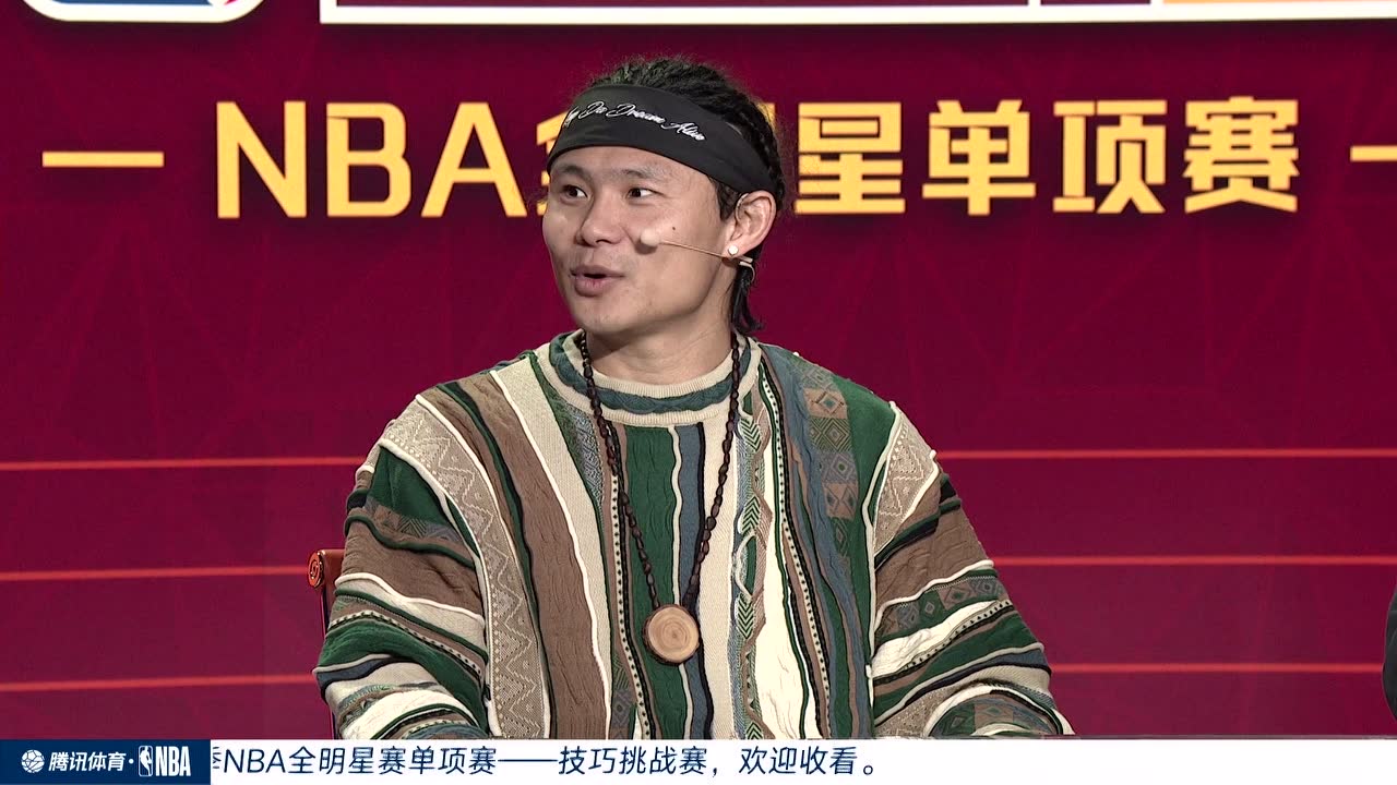 彭磊询问打球拉胯怎么办 吴悠：假装受伤