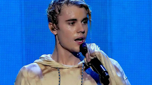 贾斯汀比伯现场激情表演热单《sorry》