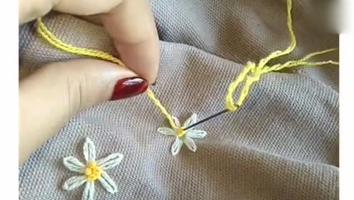教你缝超级简单的小花,看一遍就学会!