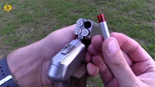 少见的"四管手枪",射击特制子弹,一枪打的木板全是洞!