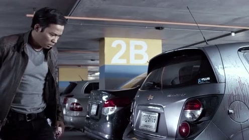 轰天抢救:男子躺在地下说他真是幸运,他看到卡西迪往南边跑了