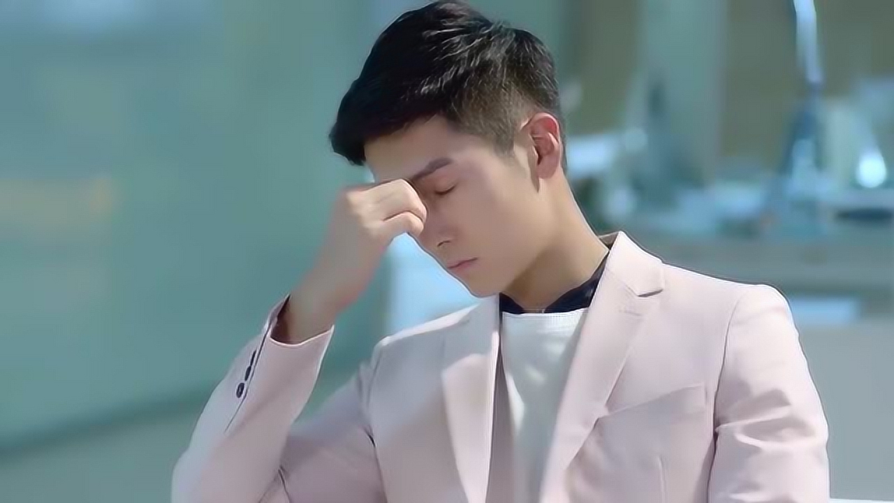 漂亮的李慧珍:皓宇想念慧珍,于是跑来她家找她,可天色已晚