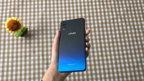 2399入手vivox23幻彩版,看到背面的"星夜海洋"我呆了:真美!