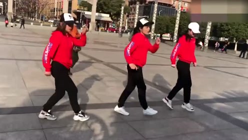 想学火遍全网的俄舞吗?其实很简单 只有2步