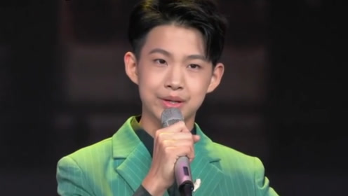 梅派最小弟子巴特尔,一首京剧《梨花颂》,惊艳开嗓震撼舞台!