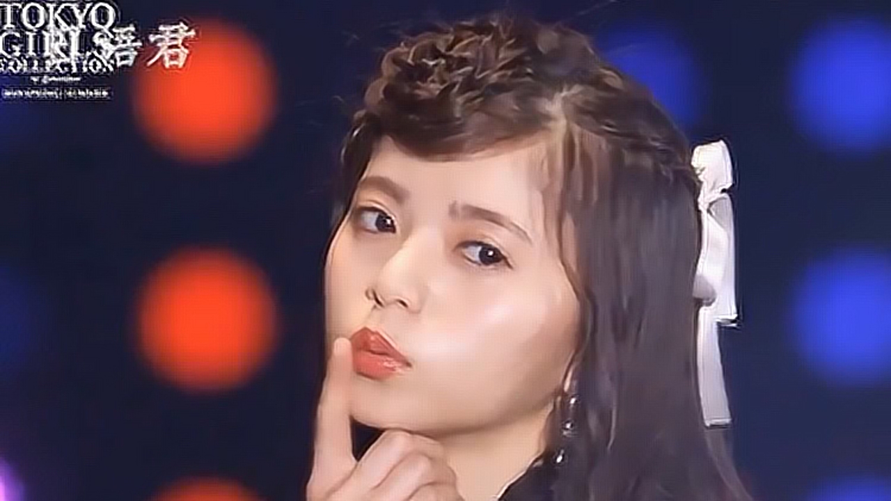 斋藤飞鸟绝美t台秀,身高158气场两米八,妥妥的神颜美少女!