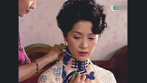 胭脂水粉向海岚怀孕可能生男孙,豪门众人大献殷勤,黎姿送玉