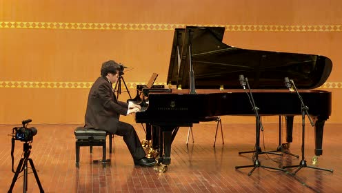 钢琴独奏 《水草舞》《珊瑚舞》演奏:王淼