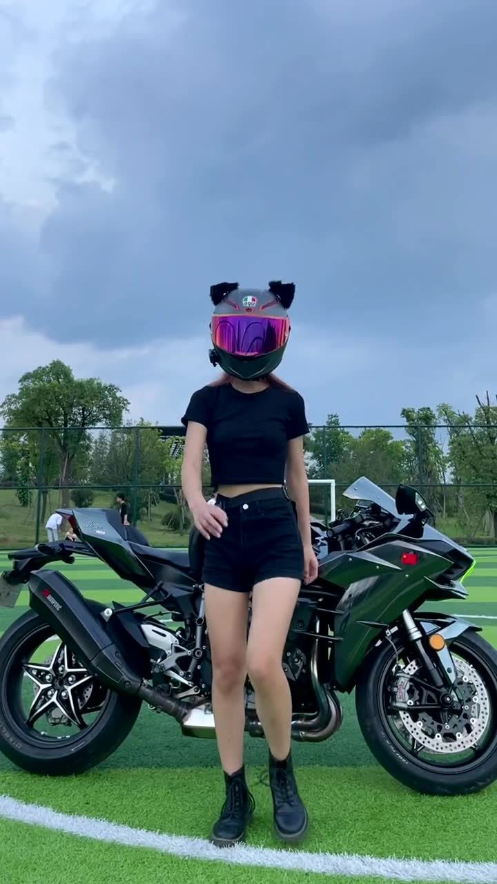 快艾特你女朋友给你跳susie摆手摇摇舞.