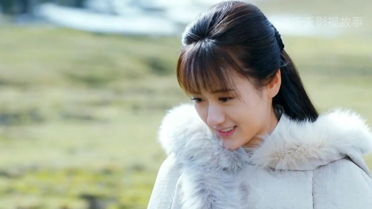 一首《左手指月》演绎袁冰妍ab两面:白月光莫山山,红玫瑰舒靖容