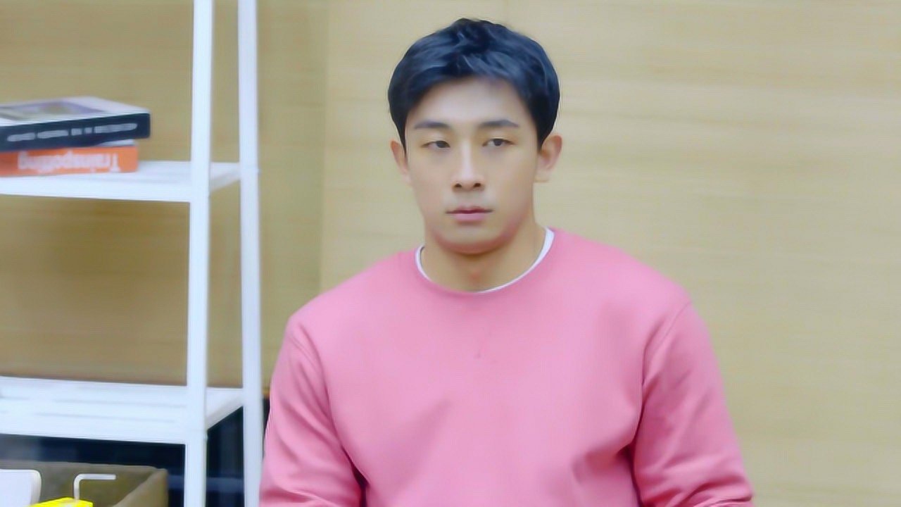 细节满满,宋名申吃饭直接坐熊笑宇身边,传递出强烈的信号