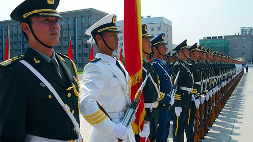 这气势真给国人长脸,解放军驻港三军仪仗队阅兵接受香港市民检阅