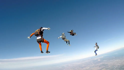 老外从7600米高空直接跳下,不带降落伞,被称来自天堂的大跳跃!