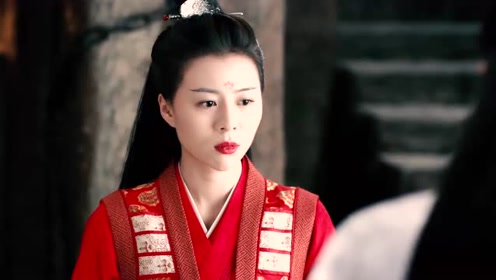 倾世妖颜  :荆南梦从剑架上取下一柄剑交给苏穆,苏穆非常开心