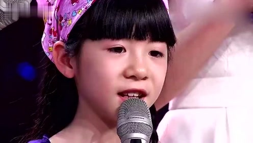 胡钰佳和郁可唯对唱《蜗牛与黄鹂鸟》,稚嫩的声音真是让人陶醉!