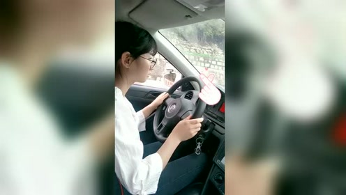 驾照考试，小姐姐第一天开车上路，你们说她开的好不好？