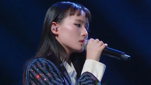 张钰琪舞台上深情合唱《象牙舟》,一开嗓,全场观众都陶醉了!