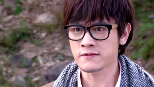 余非被两人逼到山上,突然失足跌落山坡,醒来直叫赫凡