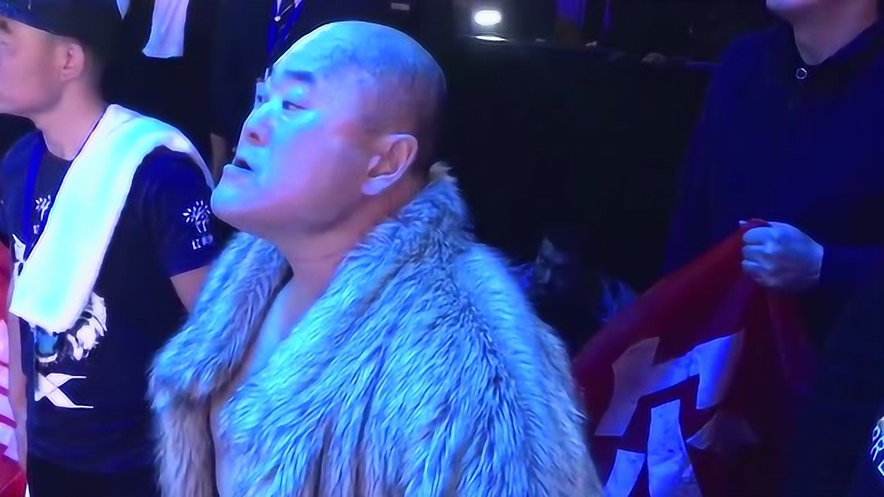 一身貂皮头锃亮