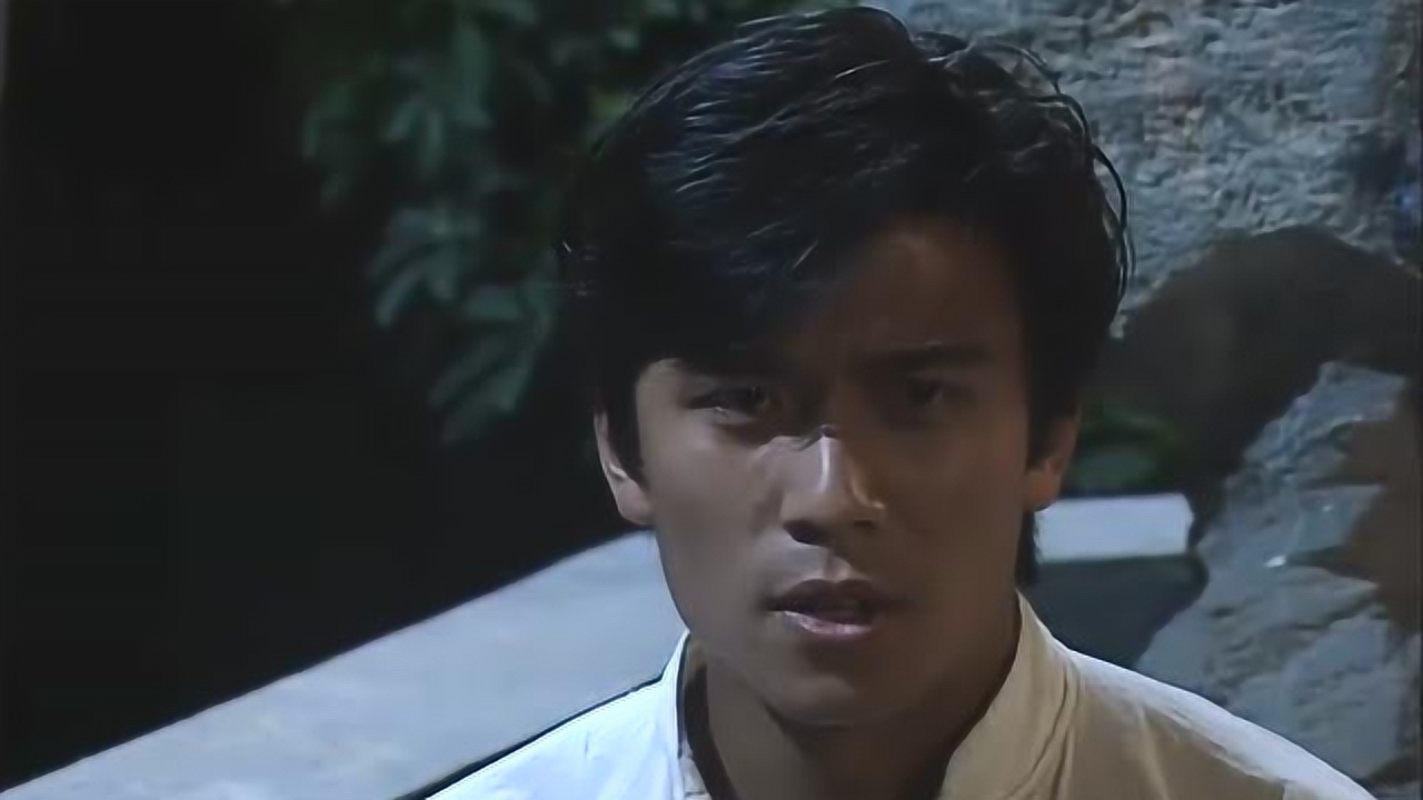 绝地苍狼:男子发现了马冲,和马冲打了起来,结果马冲给男子跪下了!