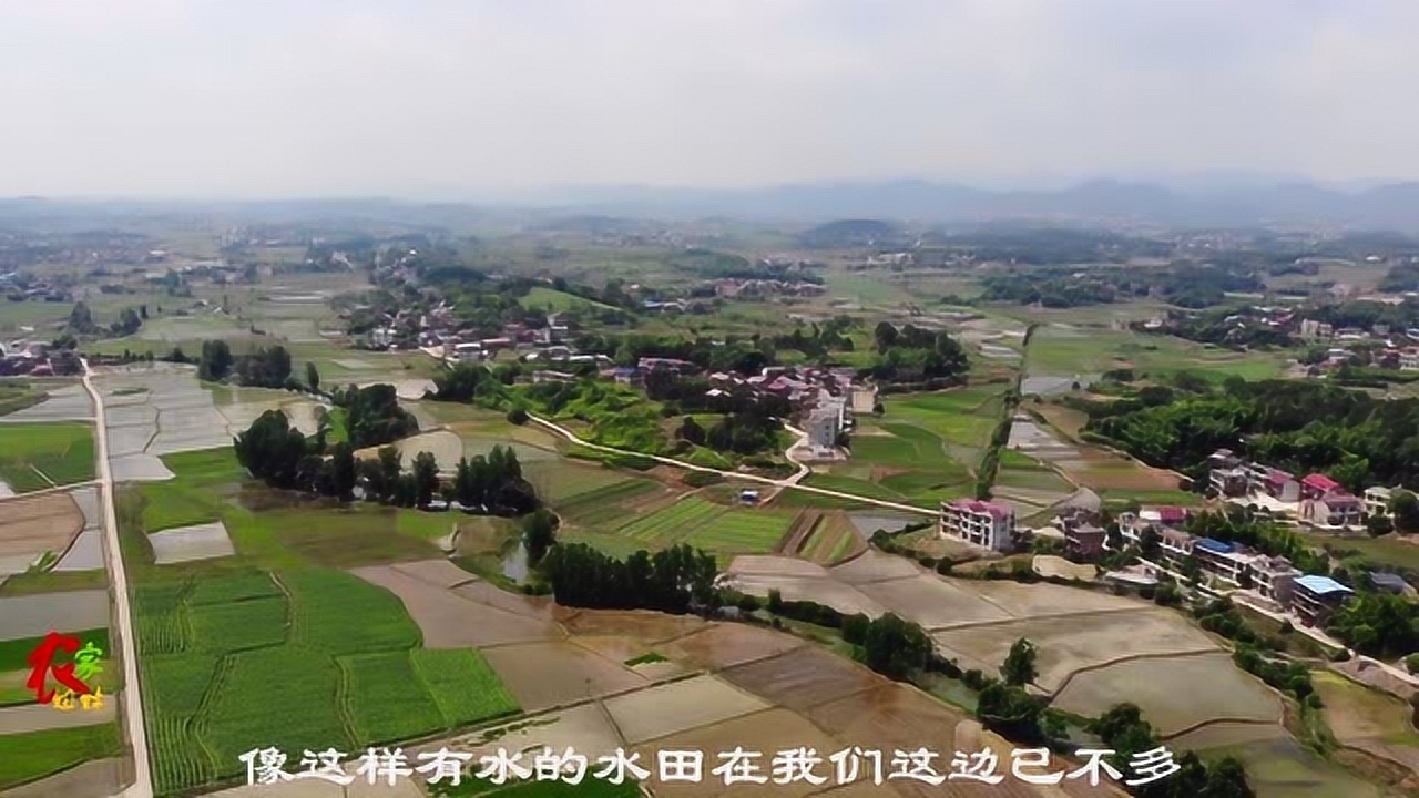 高空航拍衡阳祁东双桥大云村,马路和小河成了村田美丽风景线