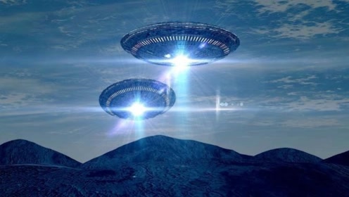 UFO瞬间抵达飞机，让目击者害怕的视频！