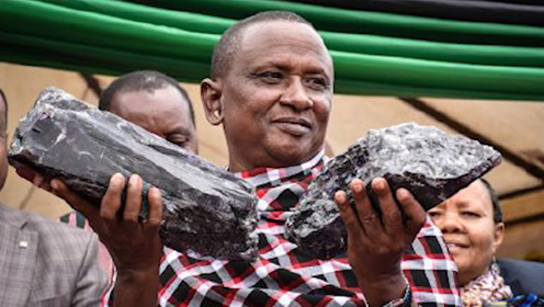 djdosa现场打碟场面曝光,又美又酷,女生都爱上她了!