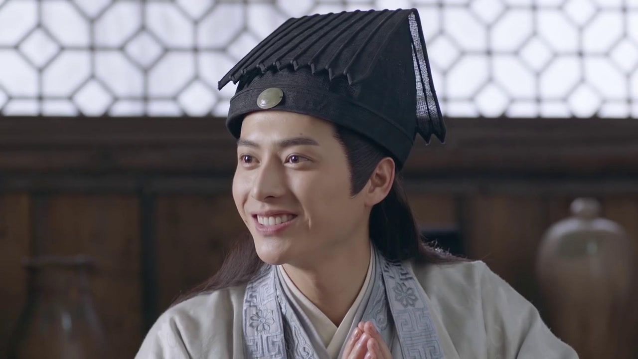 锦衣之下:小蓝偷吃烤鸡被发现,为不暴露身份,他用鸡腿收买小新