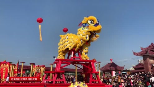 上传者:奇益时 间:2017-06-24铜盂镇溪西0622龙舟锦标赛龙鸡队开赛前