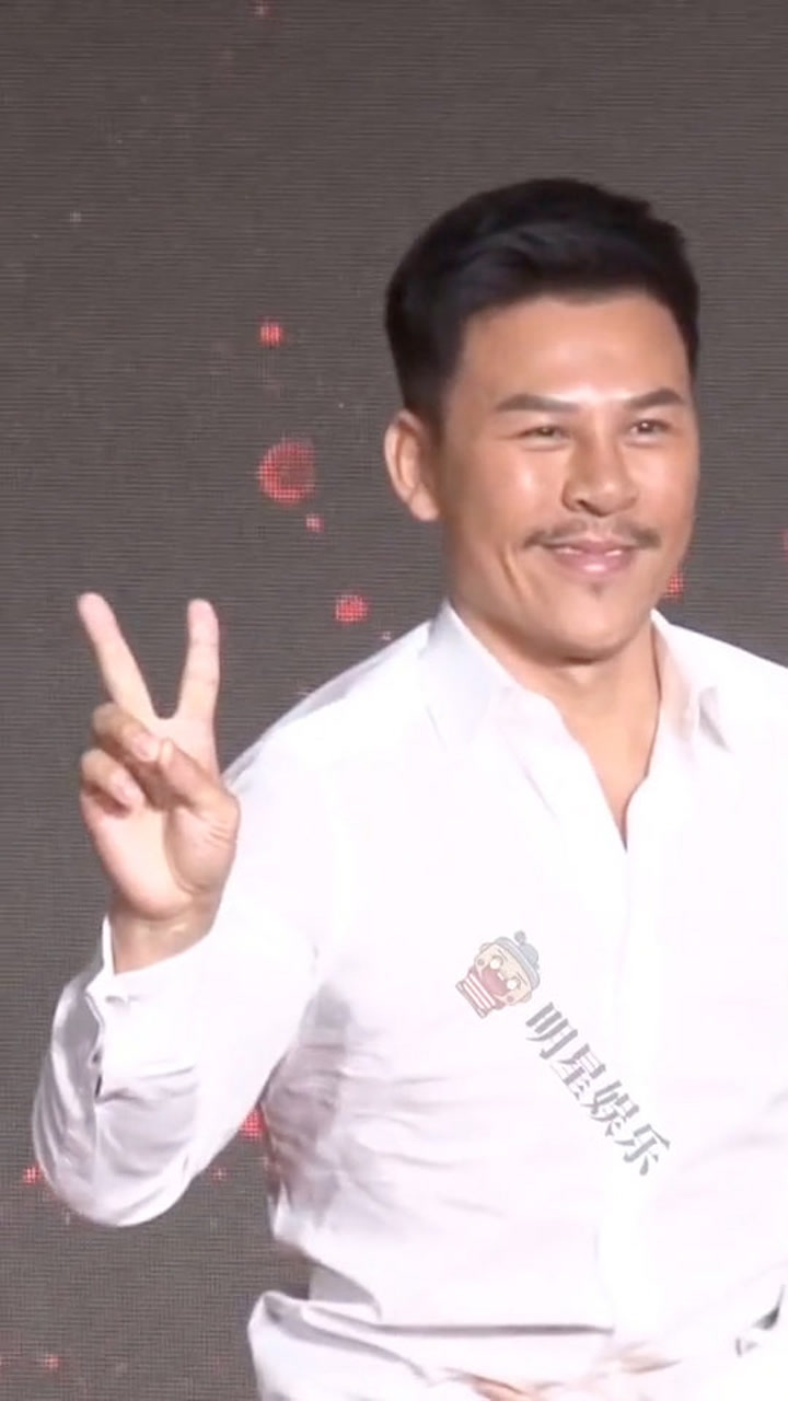 释行宇也许很多人不认识,从小习武,连释小龙都叫他师爷,戏霸甄子丹曾