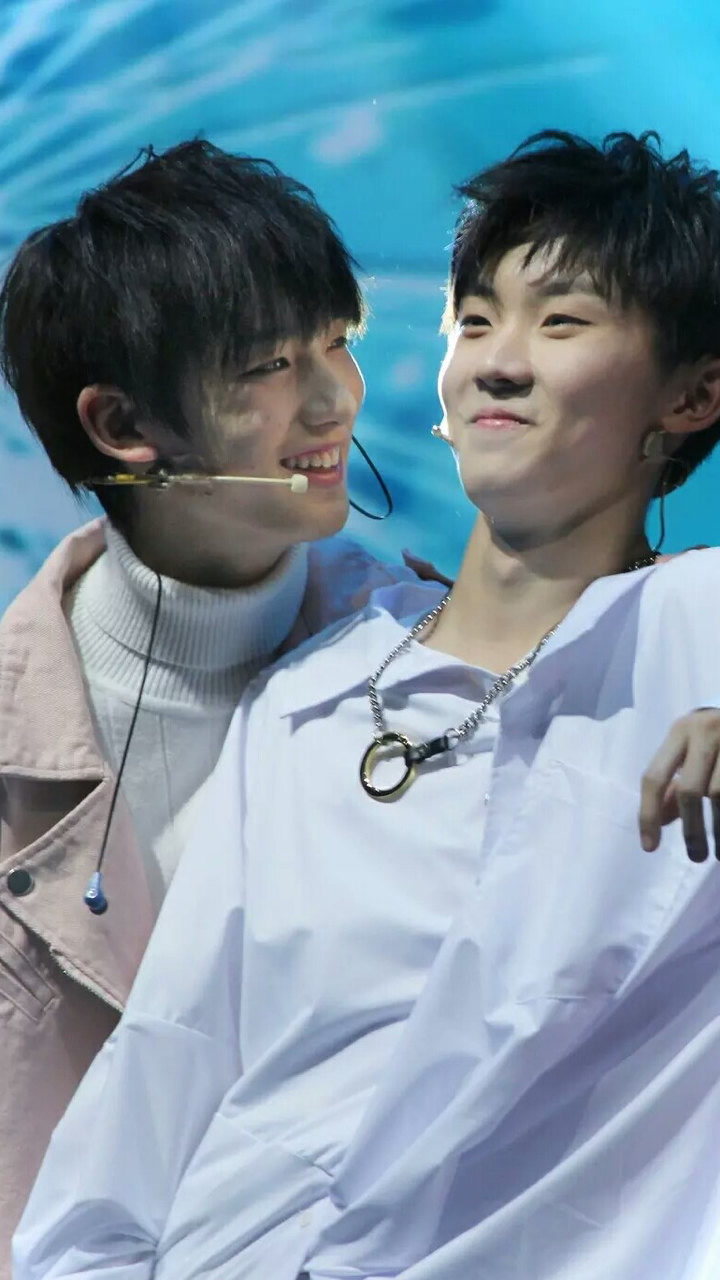 tnt:祺鑫:只要是丁儿小马在一起交流,脸上的笑意就没停下来过