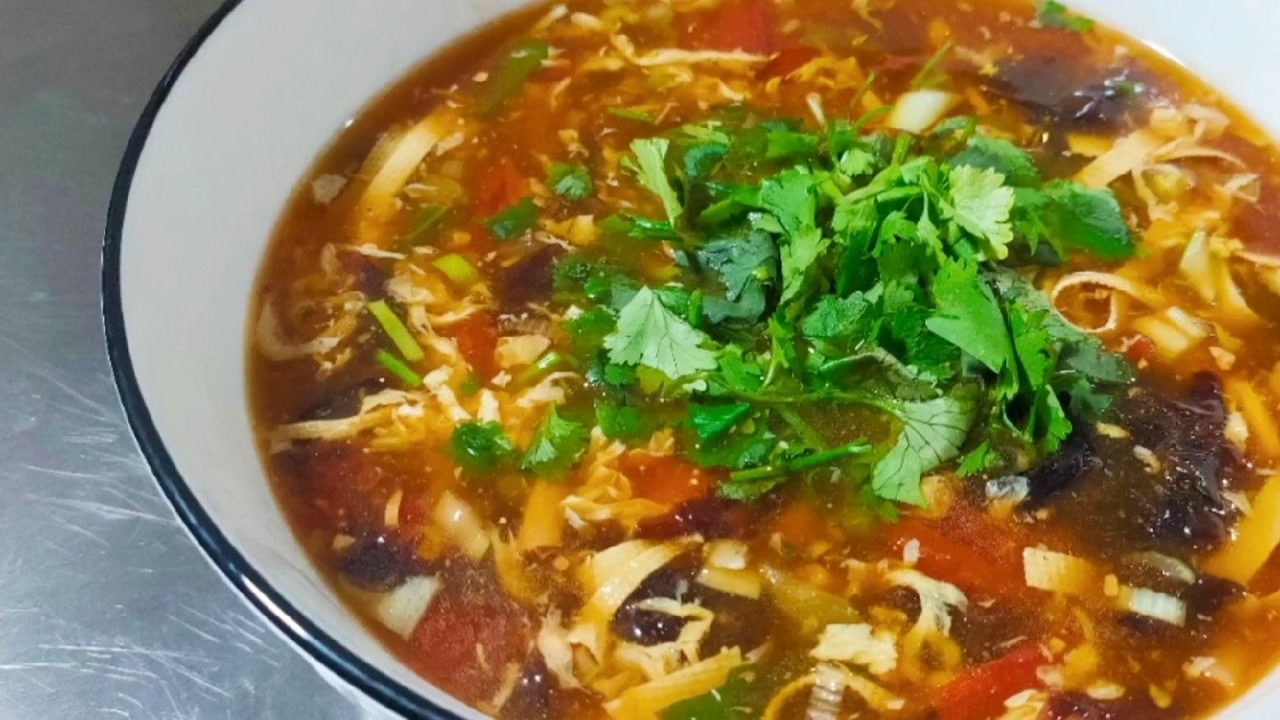 大厨分享"河南老式酸辣鸡蛋汤"的做法,酸辣开胃,营养丰富