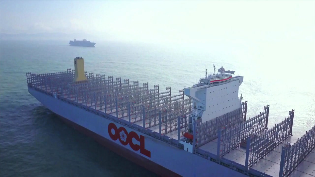 东方海外香港号首航首站遇难题!靠港,装载件件都是新挑战!